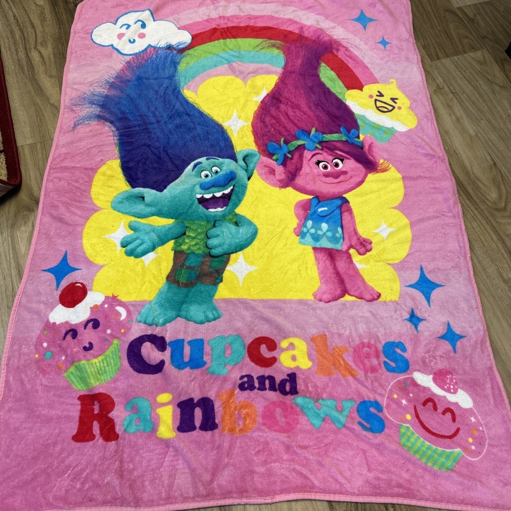 Trolls Kids Fleece Blanket Poppy Branch Dreamworks Cupcakes Rainbows‎